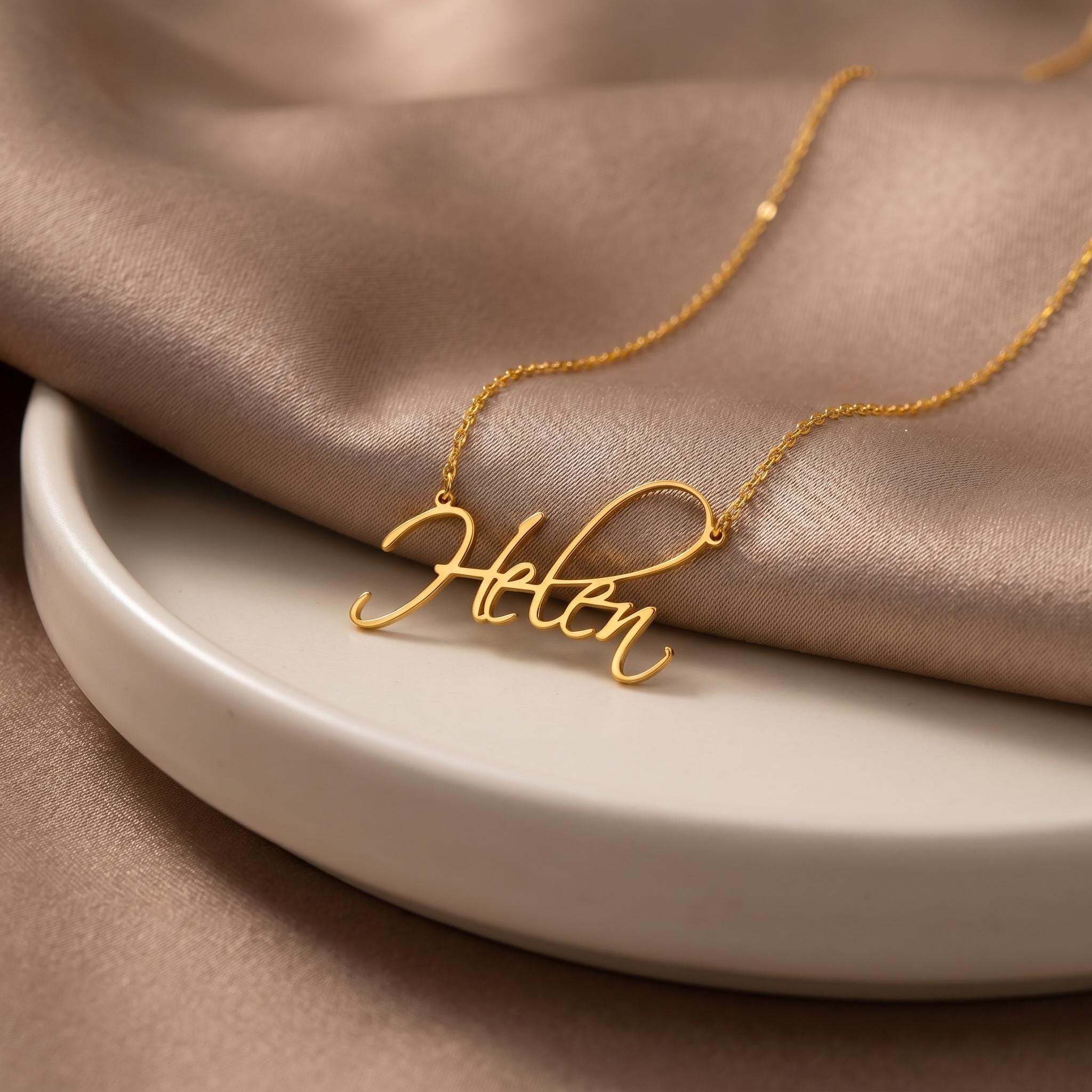 Personalisierte Namenskette für Mama, personalisierter Layering-Schmuck, minimalistischer Schriftzug-Anhänger
