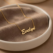Personalisierte zarte Namenskette, individuelle Layering-Schmuck, vergoldeter Anhänger
