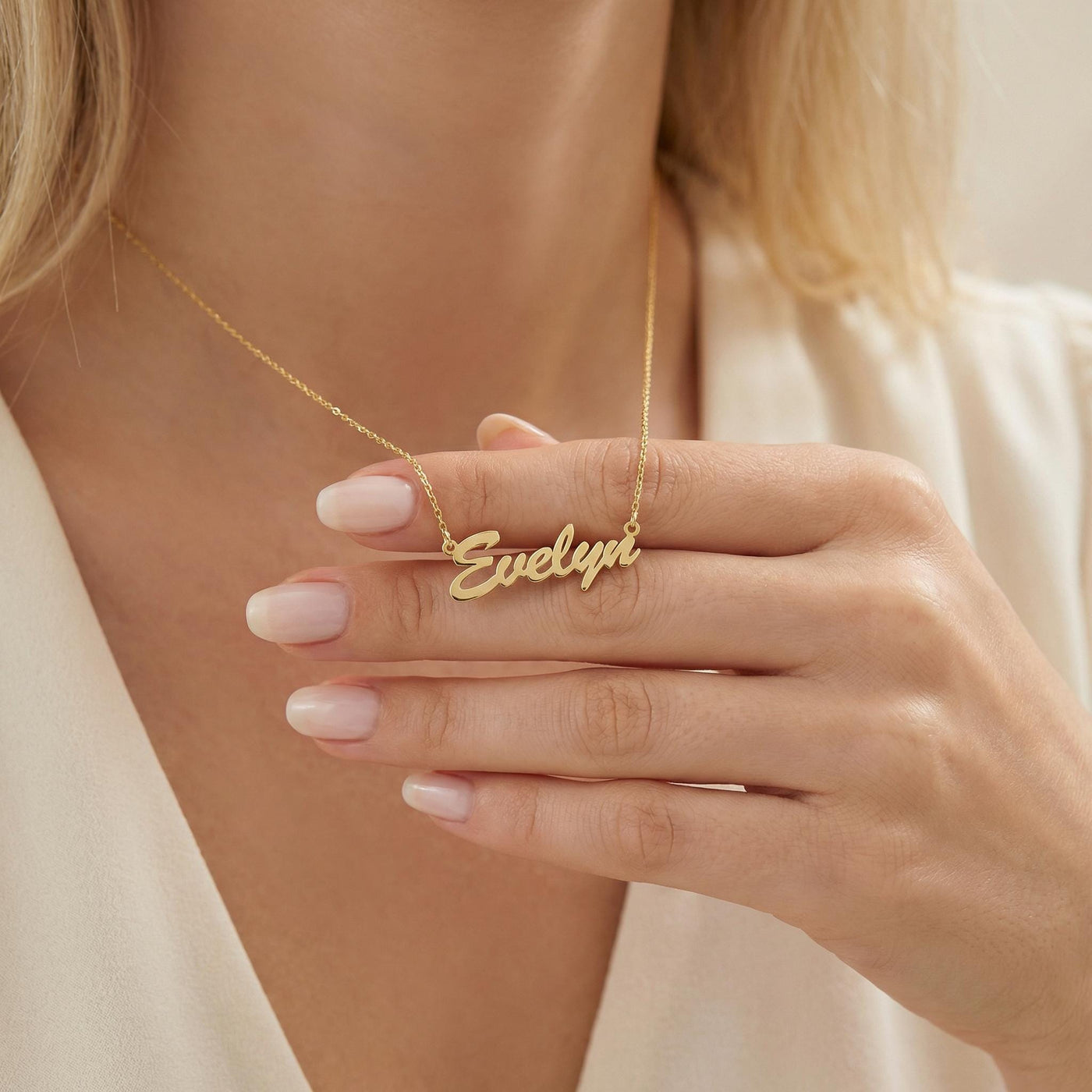 Personalisierte zarte Namenskette, individuelle Layering-Schmuck, vergoldeter Anhänger