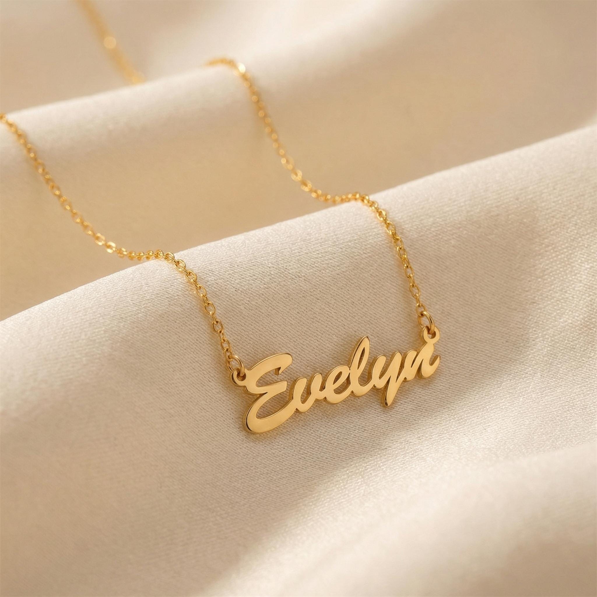 Personalisierte zarte Namenskette, individuelle Layering-Schmuck, vergoldeter Anhänger